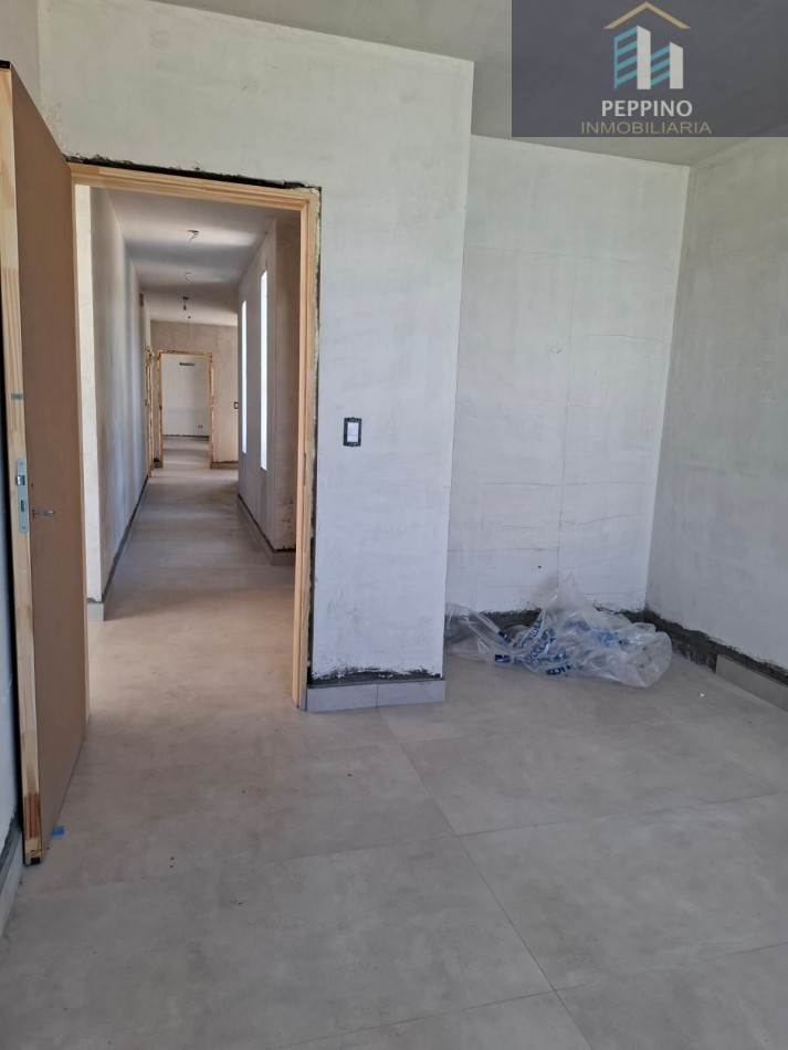 VENTA - Casa en 1 Planta | 3 Dormitorios + Oficina | Barrio Bela Vista