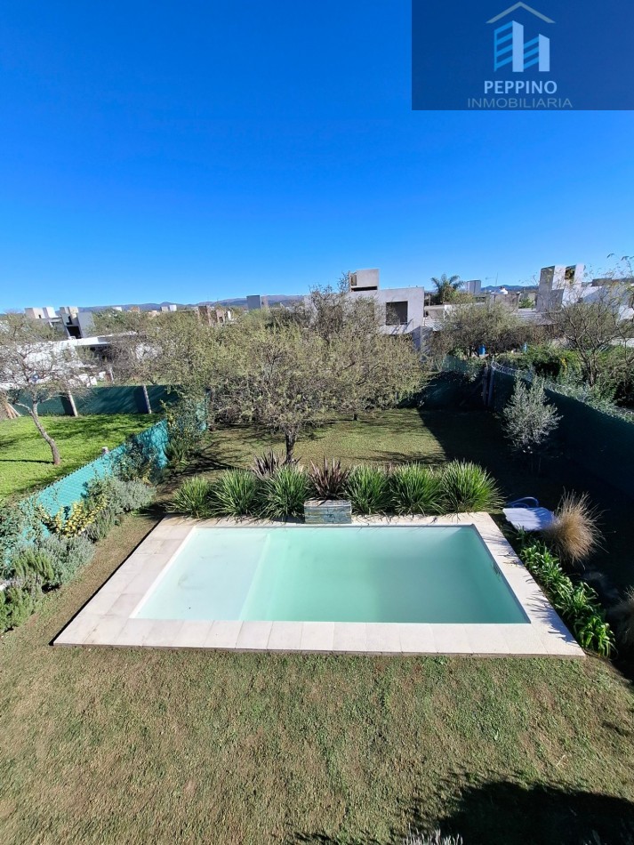 OPORTUNIDAD UNICA EN VILLA CATALINA 