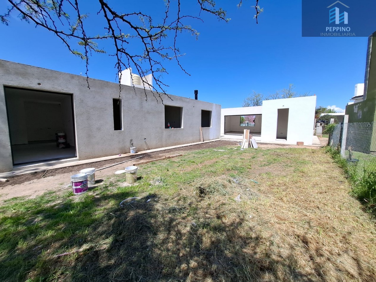 VENTA - Casa en 1 Planta | 3 Dormitorios + Oficina | Barrio Bela Vista