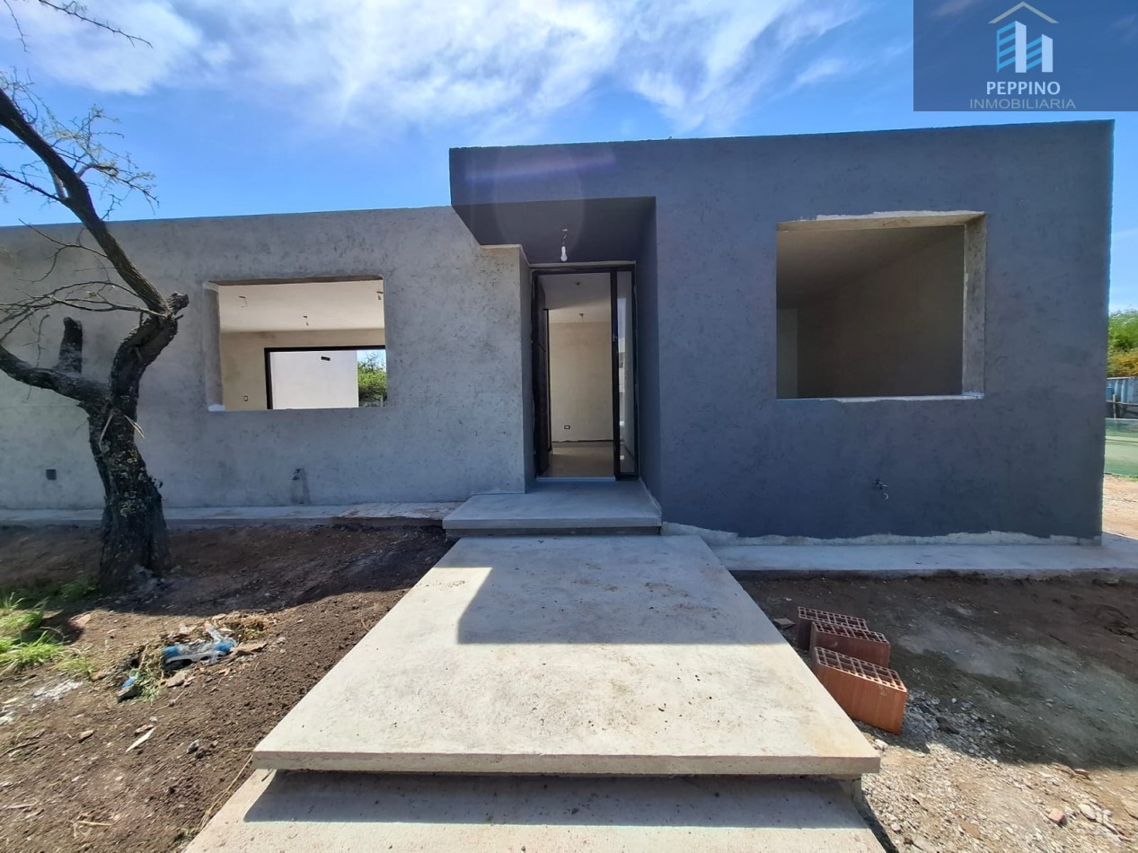 VENTA - Casa en 1 Planta | 3 Dormitorios + Oficina | Barrio Bela Vista