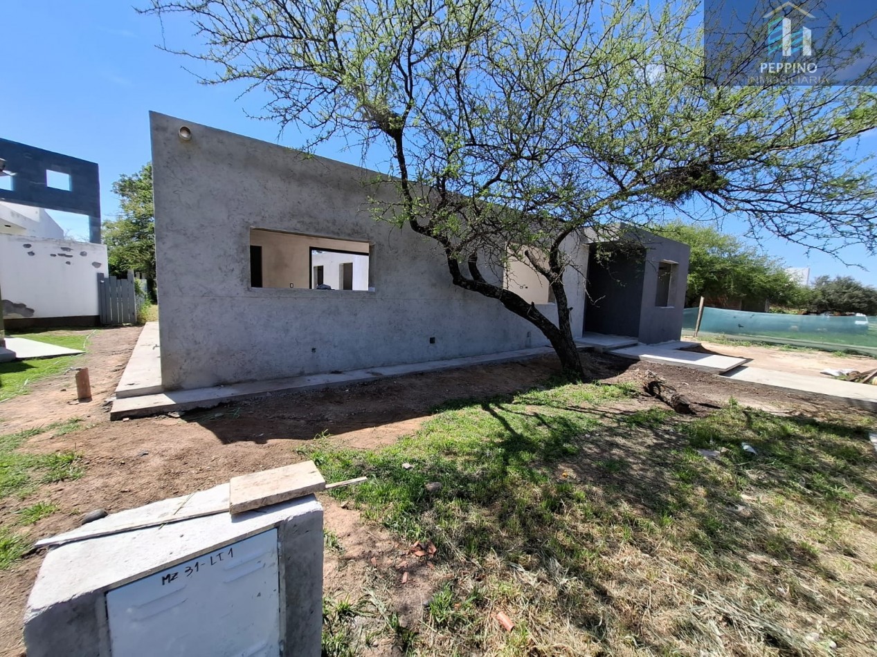 VENTA - Casa en 1 Planta | 3 Dormitorios + Oficina | Barrio Bela Vista