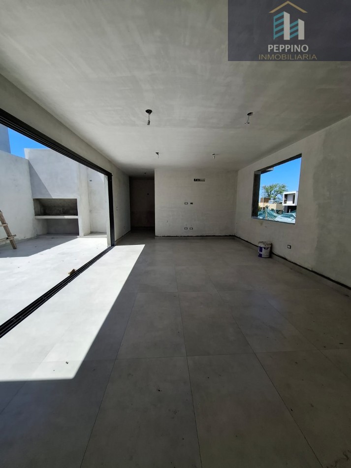 VENTA - Casa en 1 Planta | 3 Dormitorios + Oficina | Barrio Bela Vista