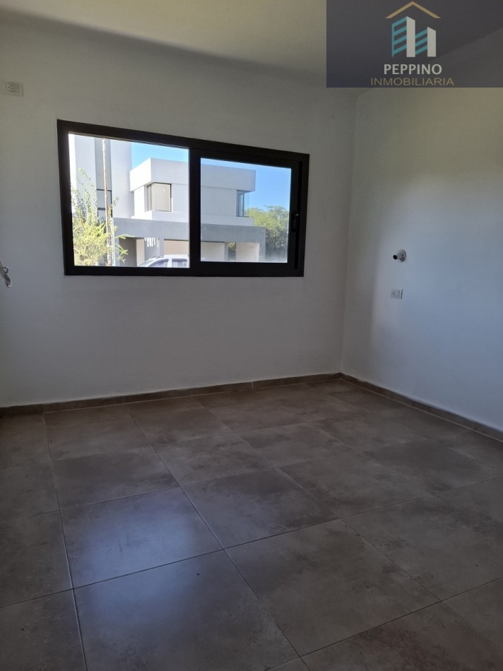 Se vende casa 3 dormitorios Villa Catalina
