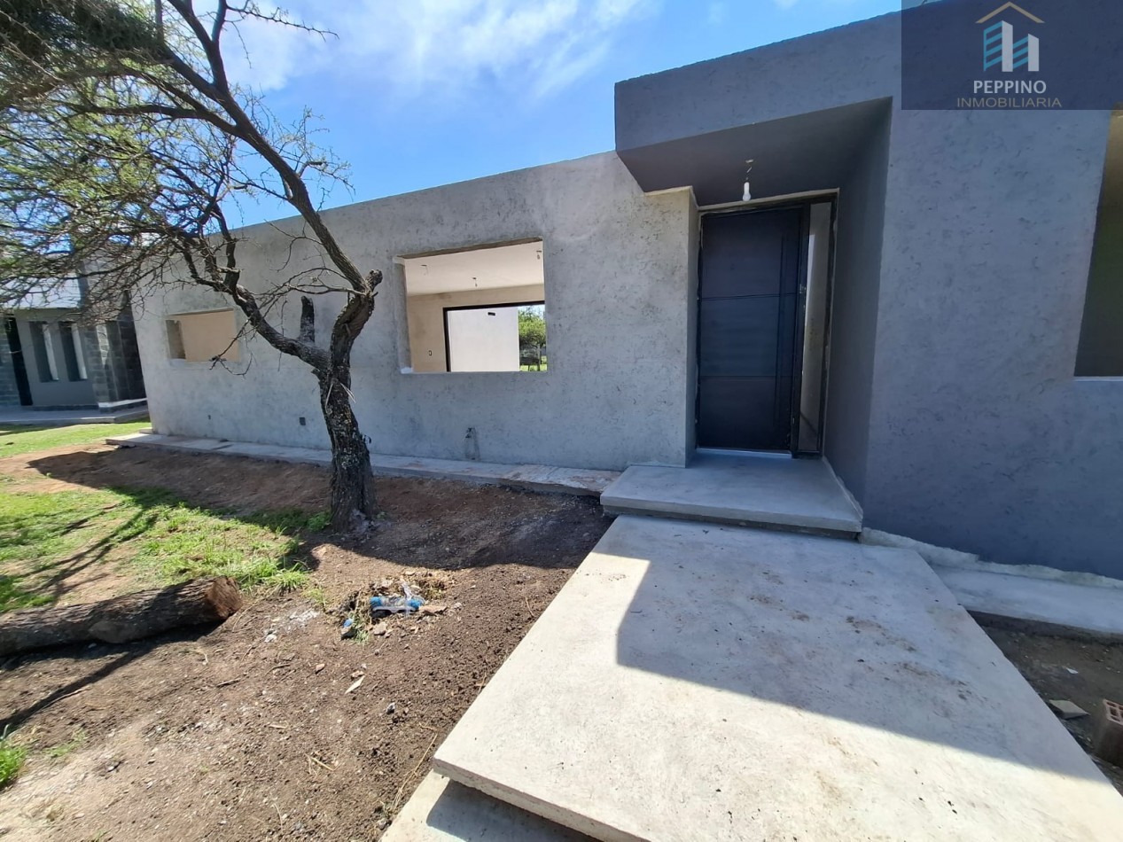 VENTA - Casa en 1 Planta | 3 Dormitorios + Oficina | Barrio Bela Vista