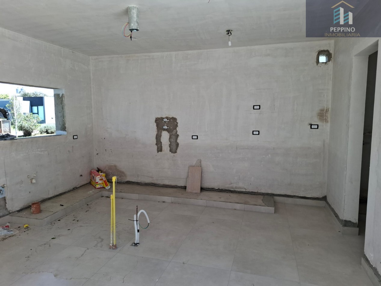 VENTA - Casa en 1 Planta | 3 Dormitorios + Oficina | Barrio Bela Vista